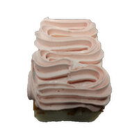 Cub Bakery Whipped Strawberry Cake Slice, 1 Each