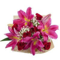 Cub Valentine's Day Signature Bouquet, 1 Each