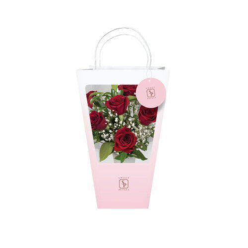 Cub Dozen Premium Rose Arrangement in Signature Bag