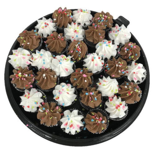 Cub Mini Cupcakes 30 Ct