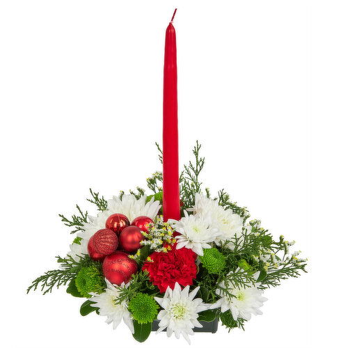 Cub Christmas Candle Arrangement